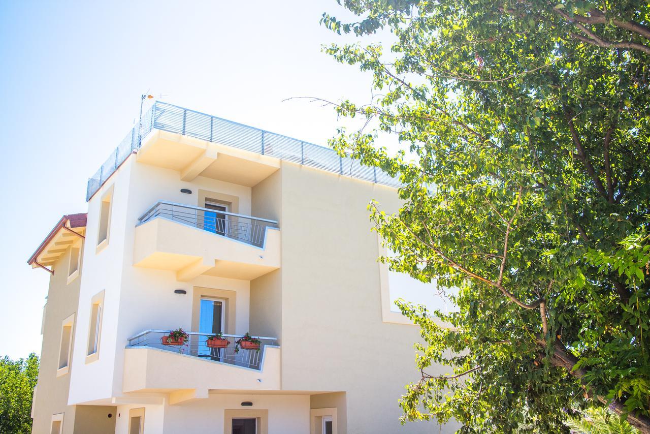Il Gallo Con Gli Stivali Termoli Exteriör bild